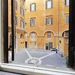 Pantheon Rondanini Apartman