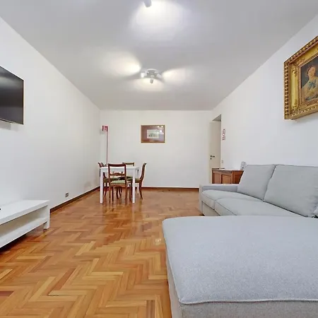 Pantheon Rondanini Apartman