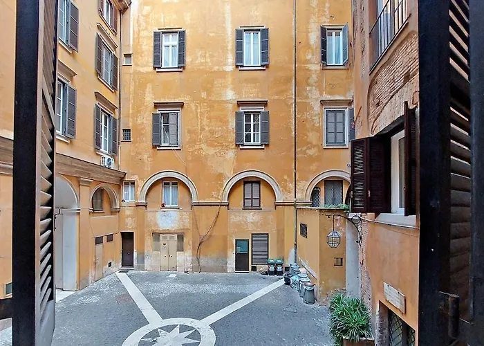 Pantheon Rondanini Apartment *