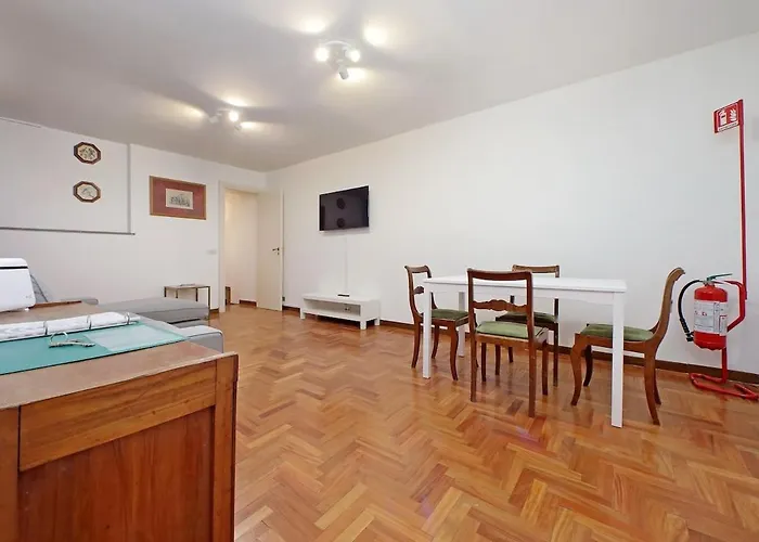 Pantheon Rondanini Apartment *