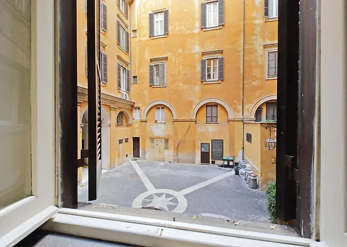 Pantheon Rondanini Apartment