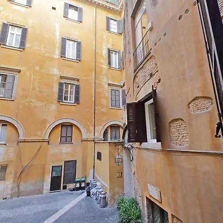 Daire Pantheon Rondanini Roma
